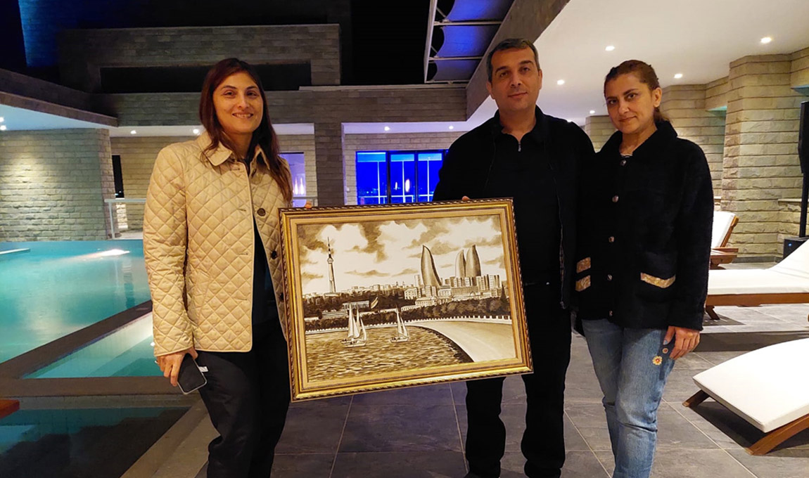 Chairperson of BOL Media Group  Mrs. Ayesha Shoaib Shaikh offering a momento to H.E. Khazar Farhadov – Azerbaijan Ambassador to Pakistan