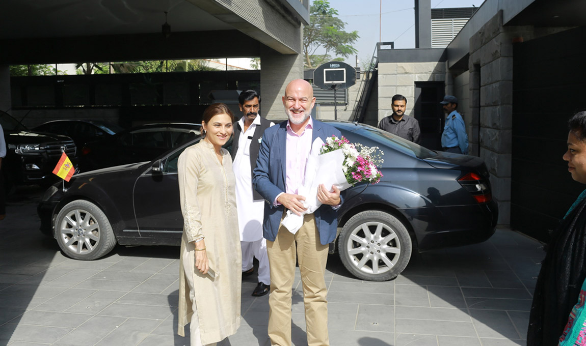H.E. Manuel Duran Gimenez Rico – Spanish Ambassador to Pakistan being greeted by the Chairperson of BOL Media Group  Mrs. Ayesha Shoaib Shaikh